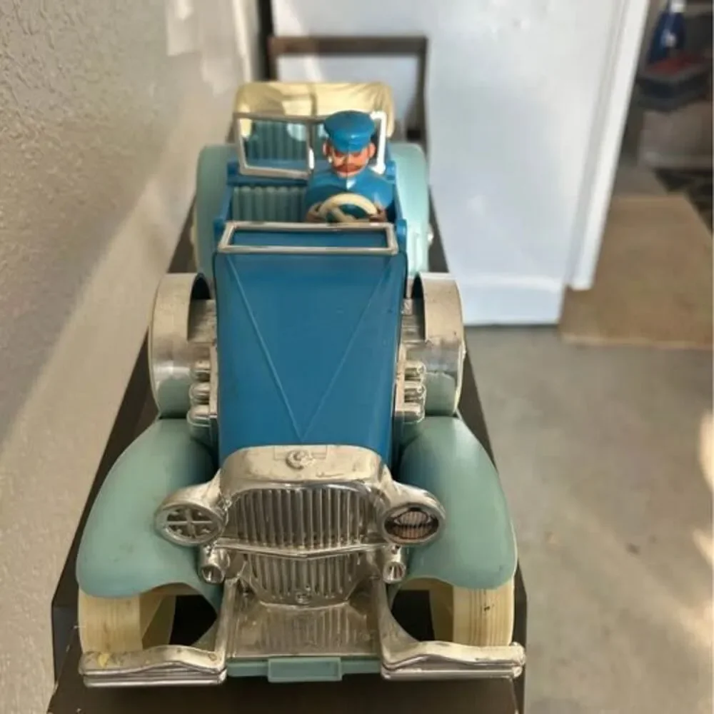 Vintage Annie Limousine
